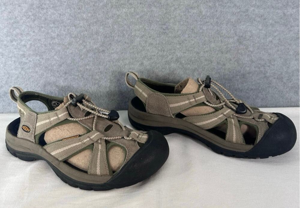 Keen Newport H2 Men's 8 Suede Beige & Green Water Shoes Outdoor Hiking Neutral